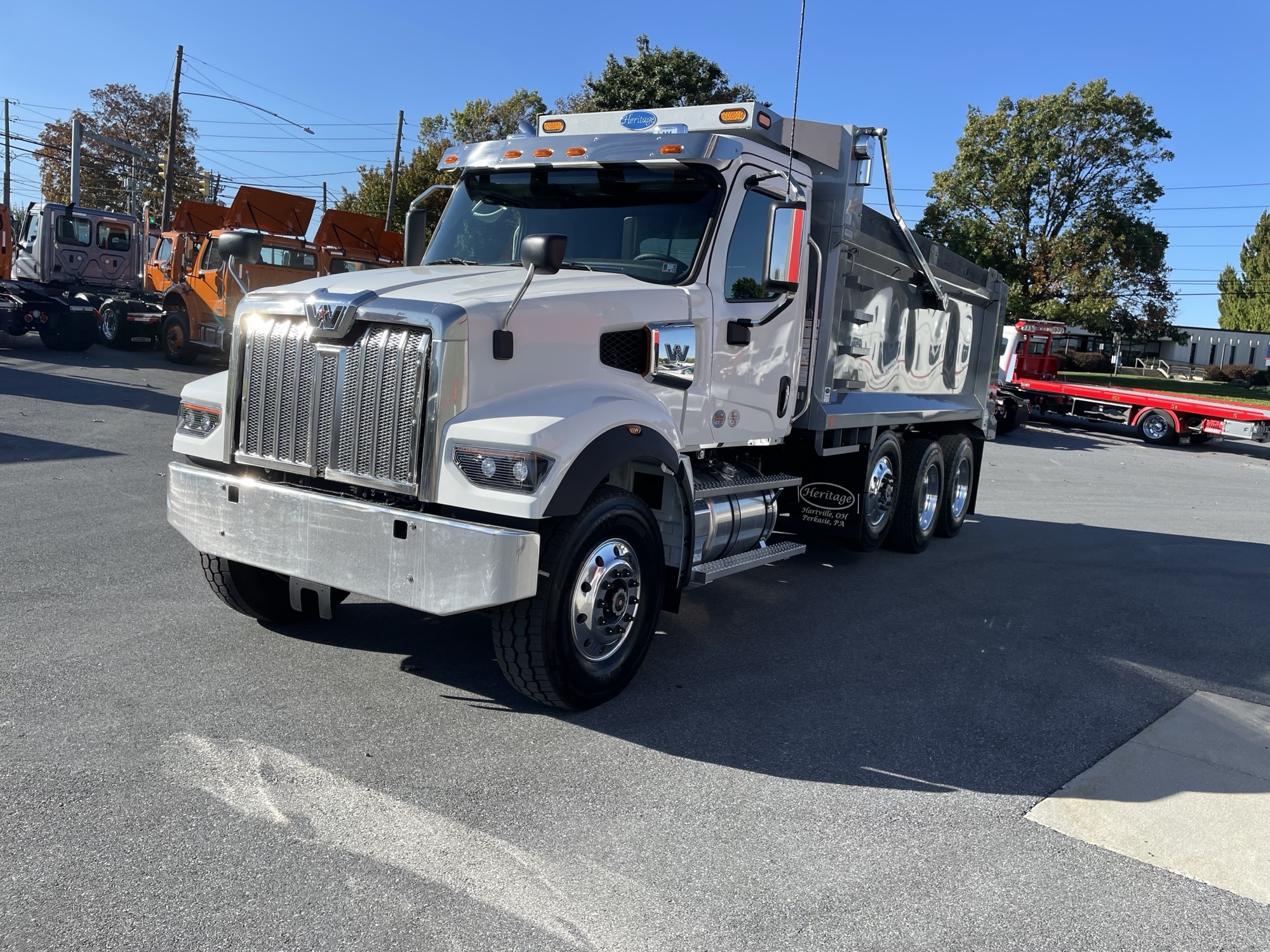 2025 WESTERN STAR 49X VK8388 - image 3 of 6