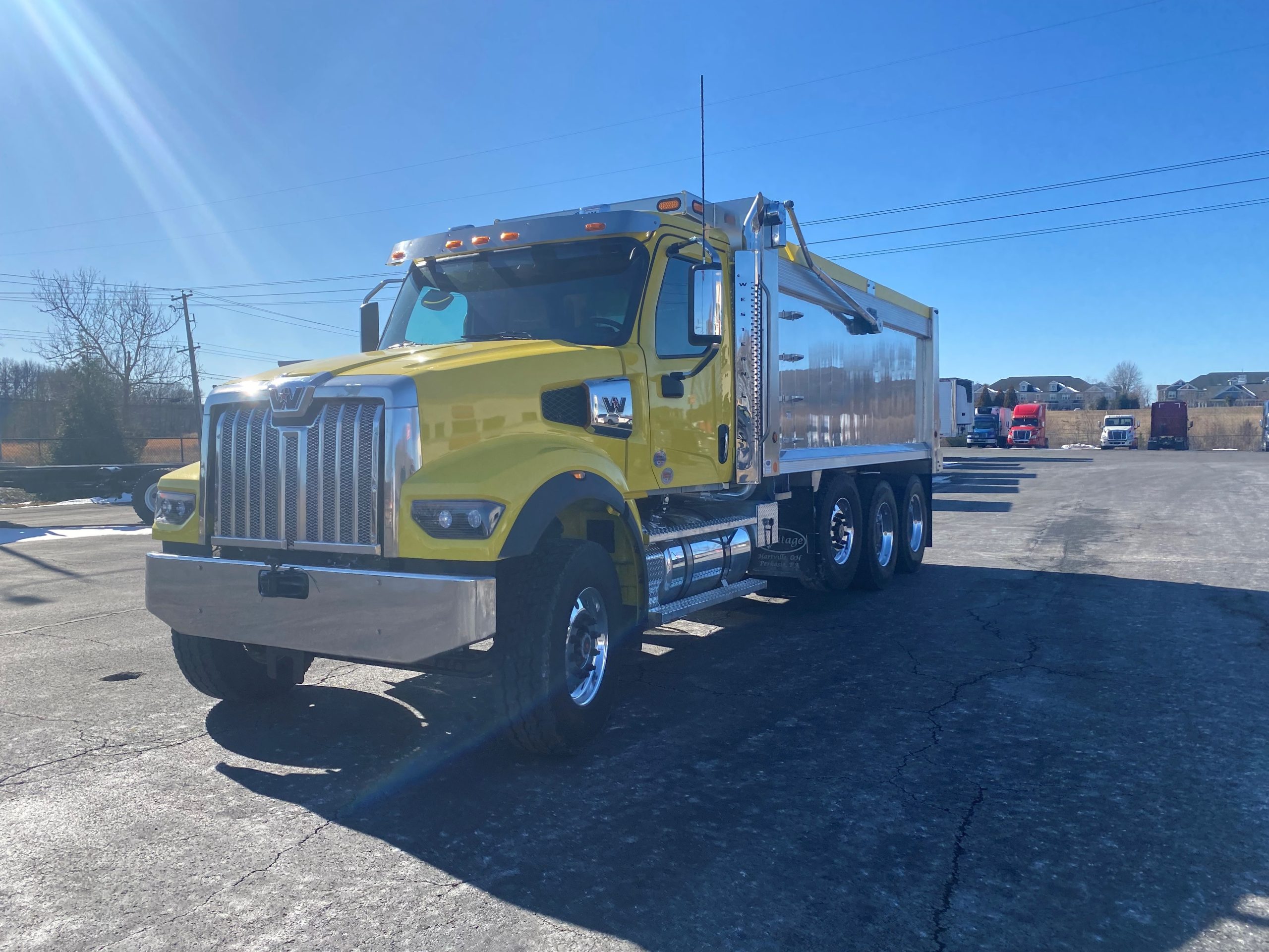 2025 WESTERN STAR 49X VY7368 - image 1 of 4