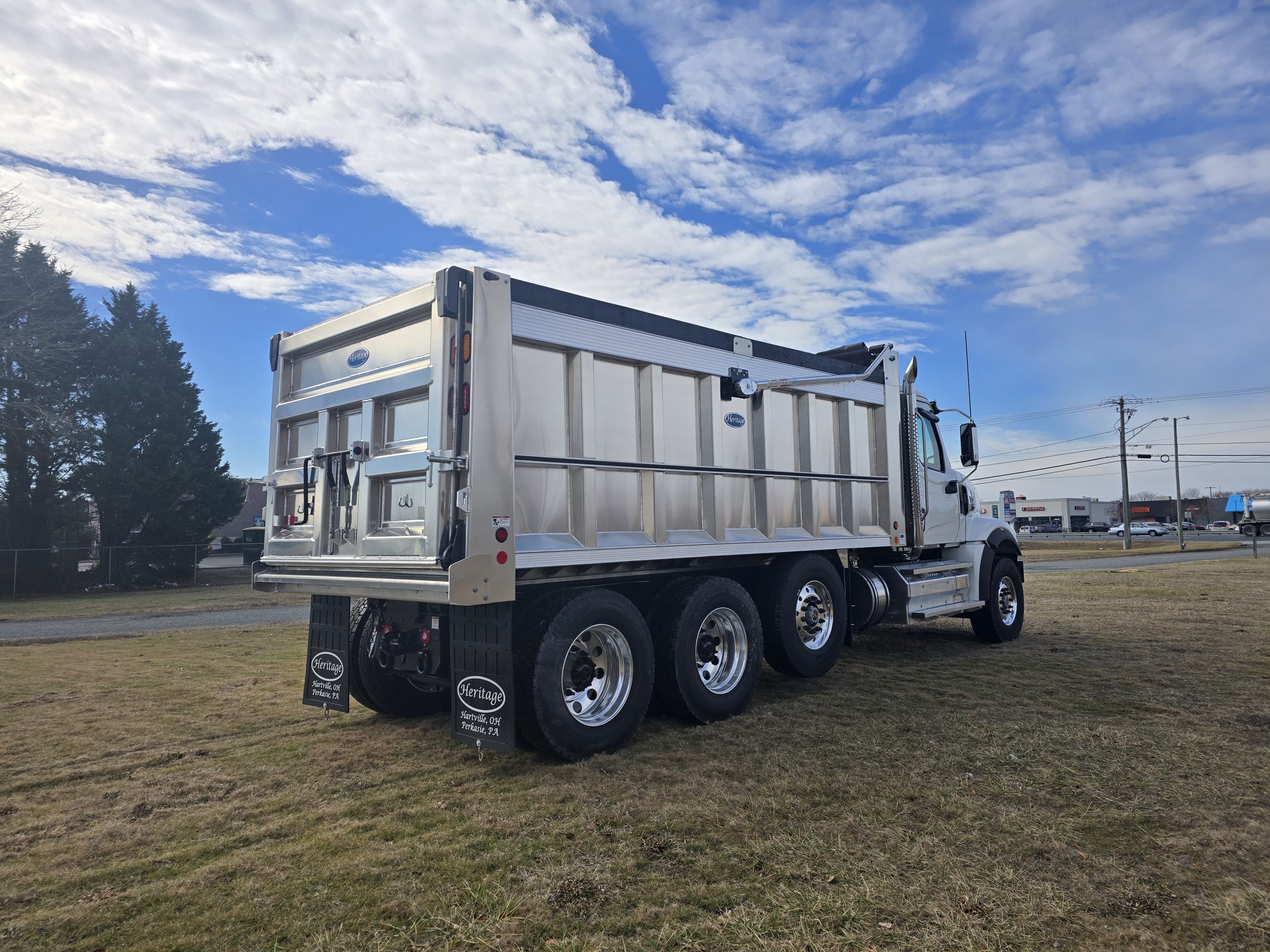 2025 WESTERN STAR 49X VY7399 - image 2 of 4