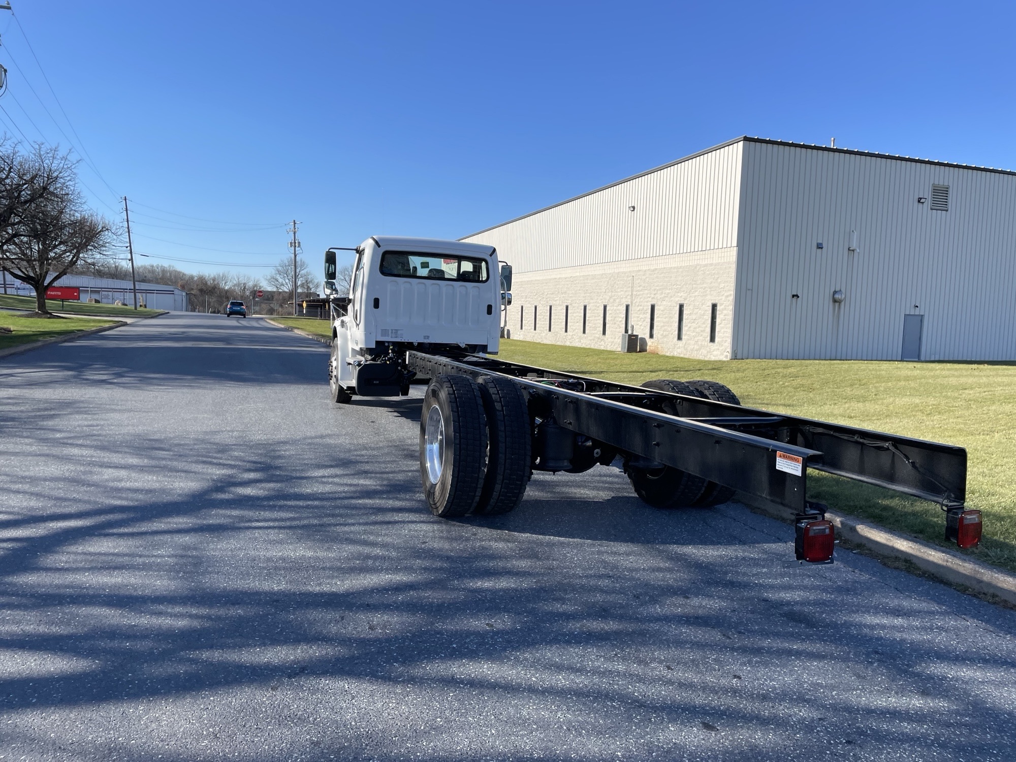 2025 FREIGHTLINER BUSINESS CLASS M2 106 PLUS WF1525 - image 4 of 6