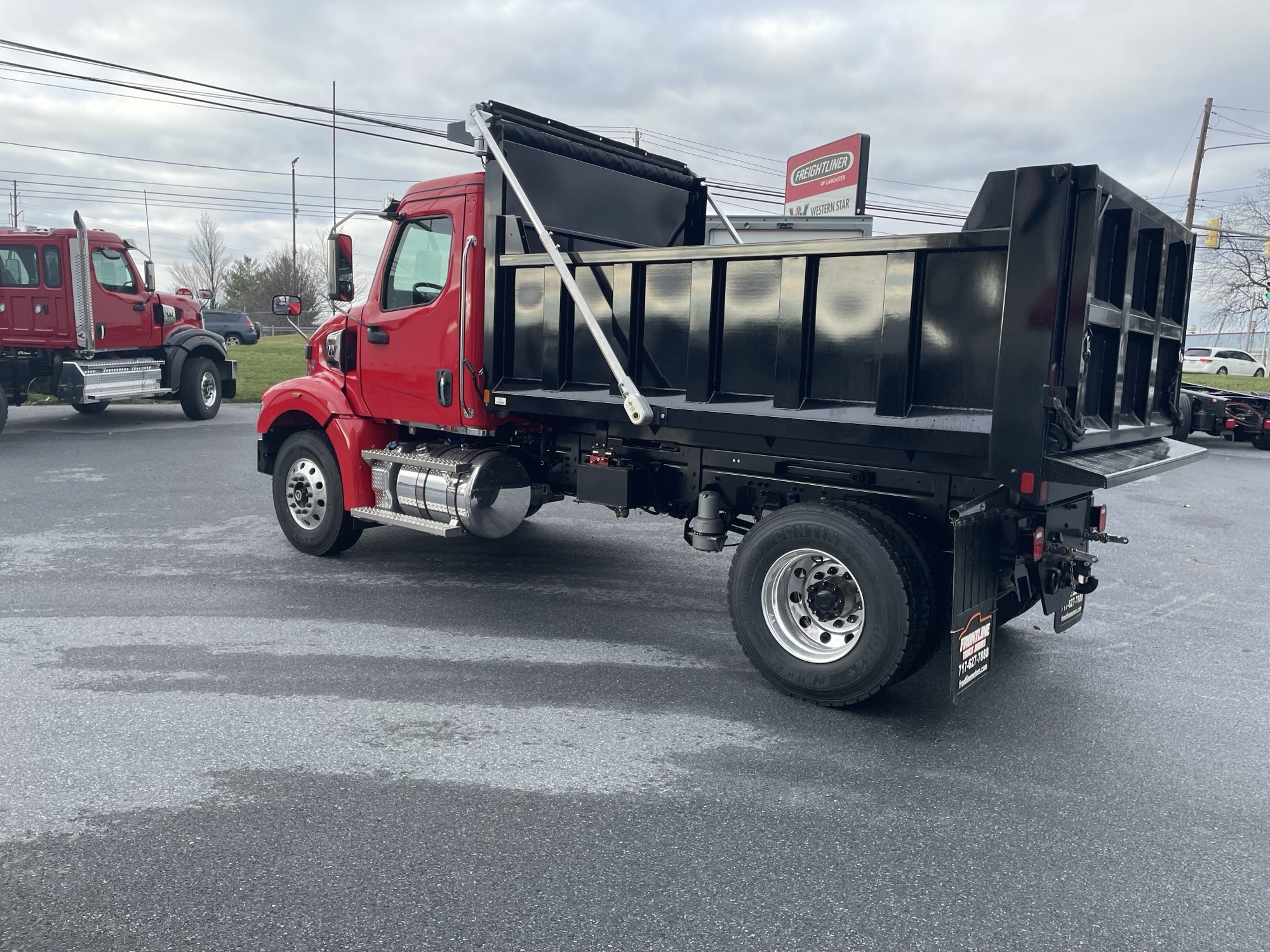 2025 WESTERN STAR 47X WC1748 - image 3 of 6