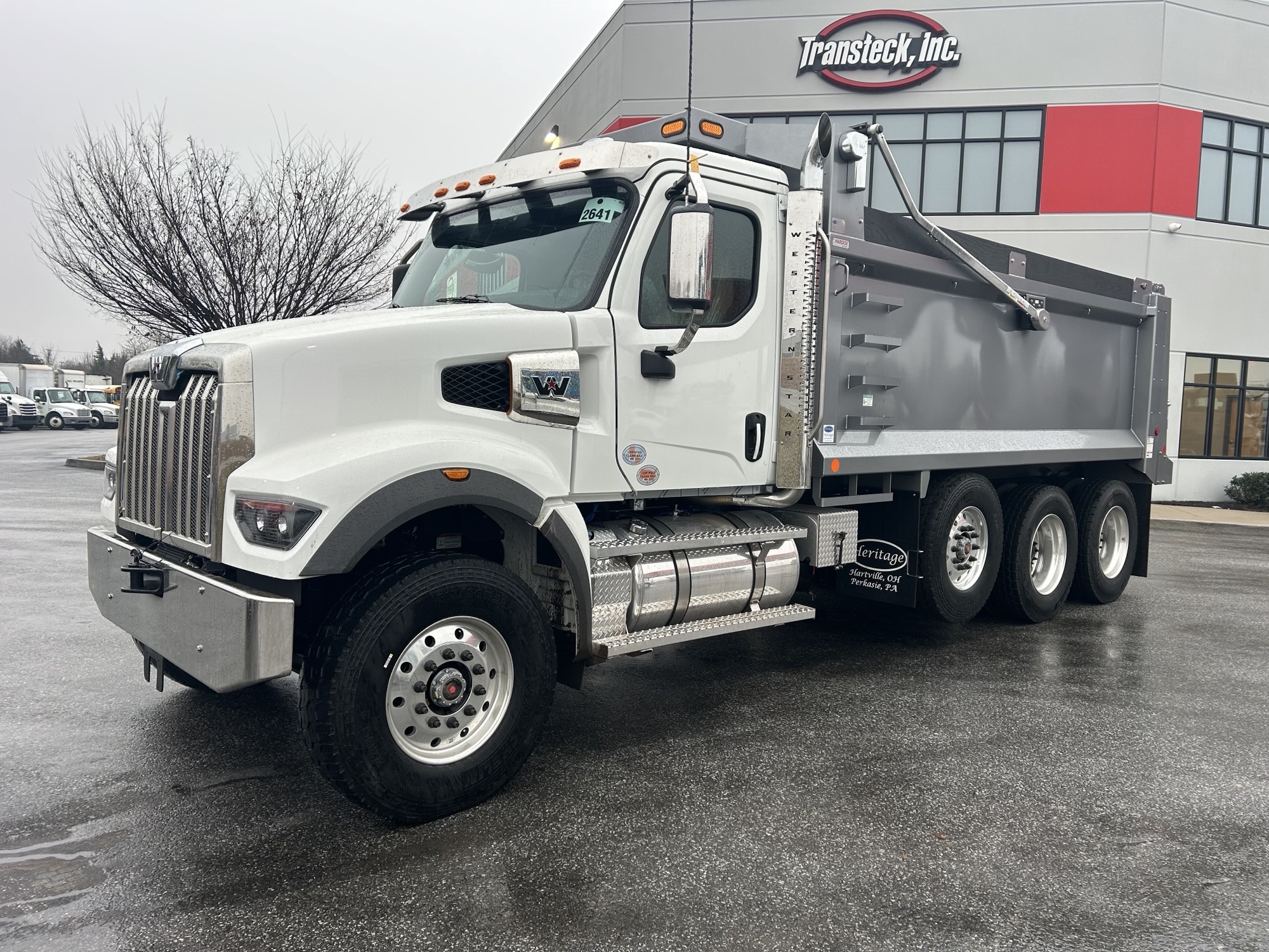 2025 WESTERN STAR 49X VY7397 - image 1 of 6