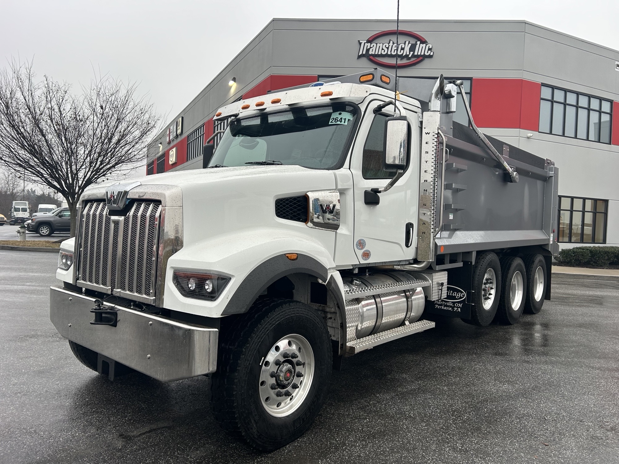 2025 WESTERN STAR 49X VY7397 - image 3 of 6