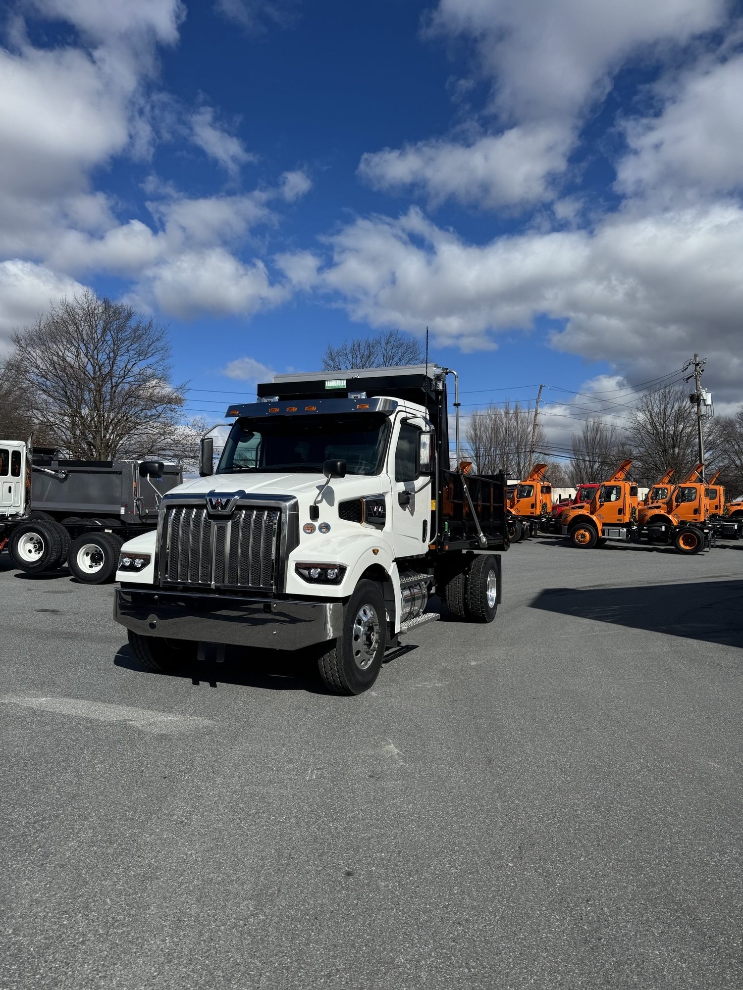 2025 WESTERN STAR 47X WC1745 - image 2 of 6